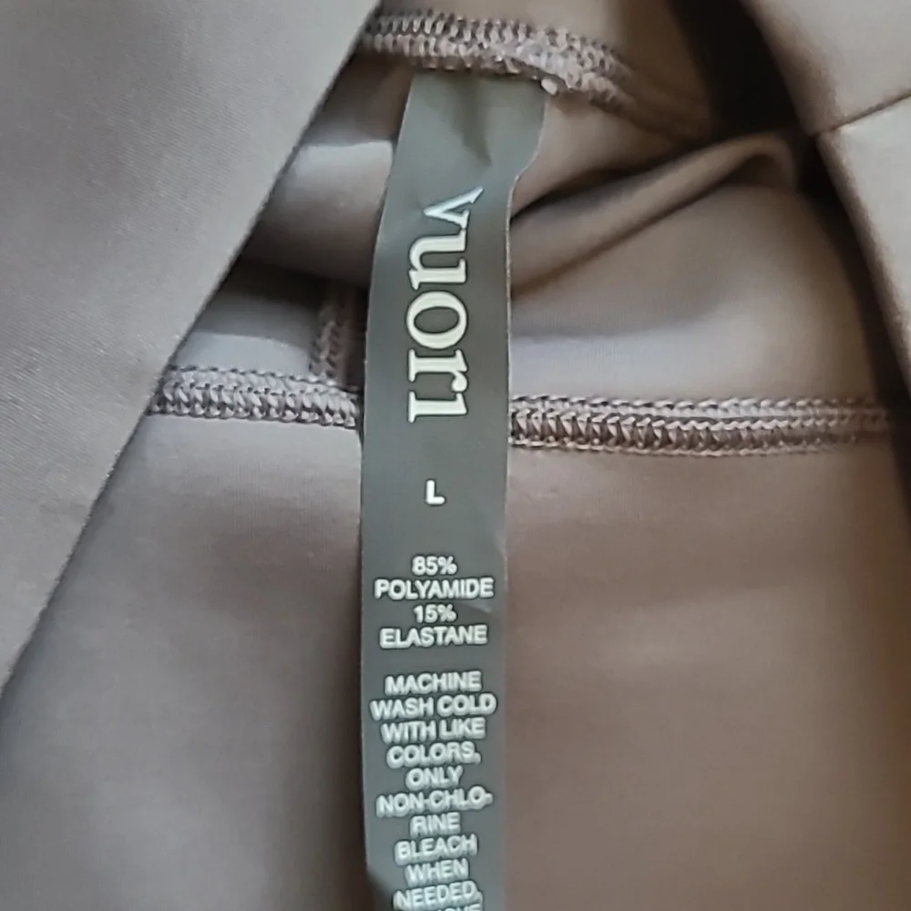 Nwt! Vuori evolve legging in smoke - Picture 5 of 7